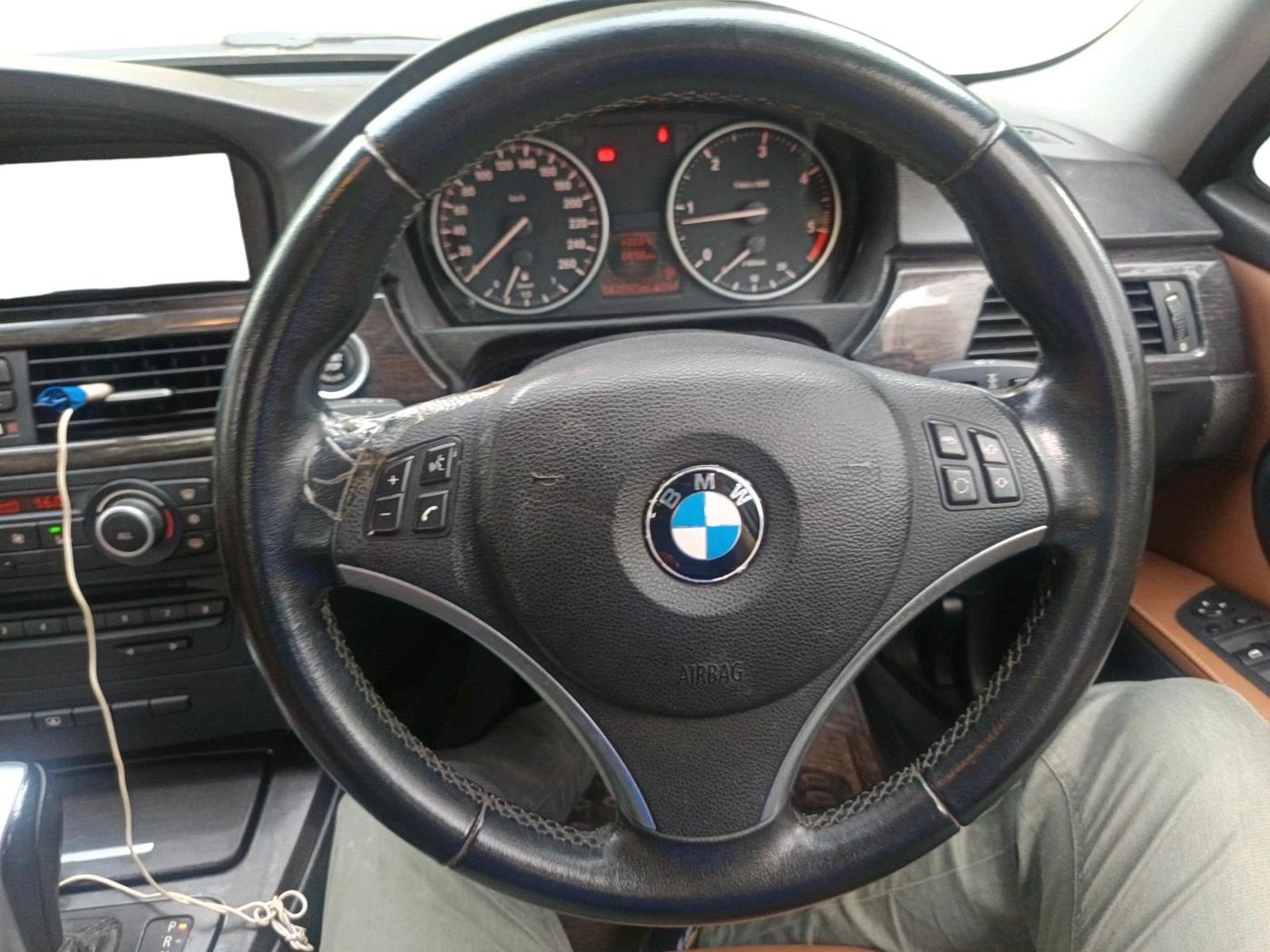 2011 BMW 3 Series 320d, Diesel, Automatic, 43,600 km, interior