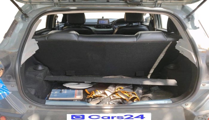 2023 Tata PUNCH ADVENTURE RHYTHM PACK AMT, Petrol, Automatic, 27,963 km, exterior