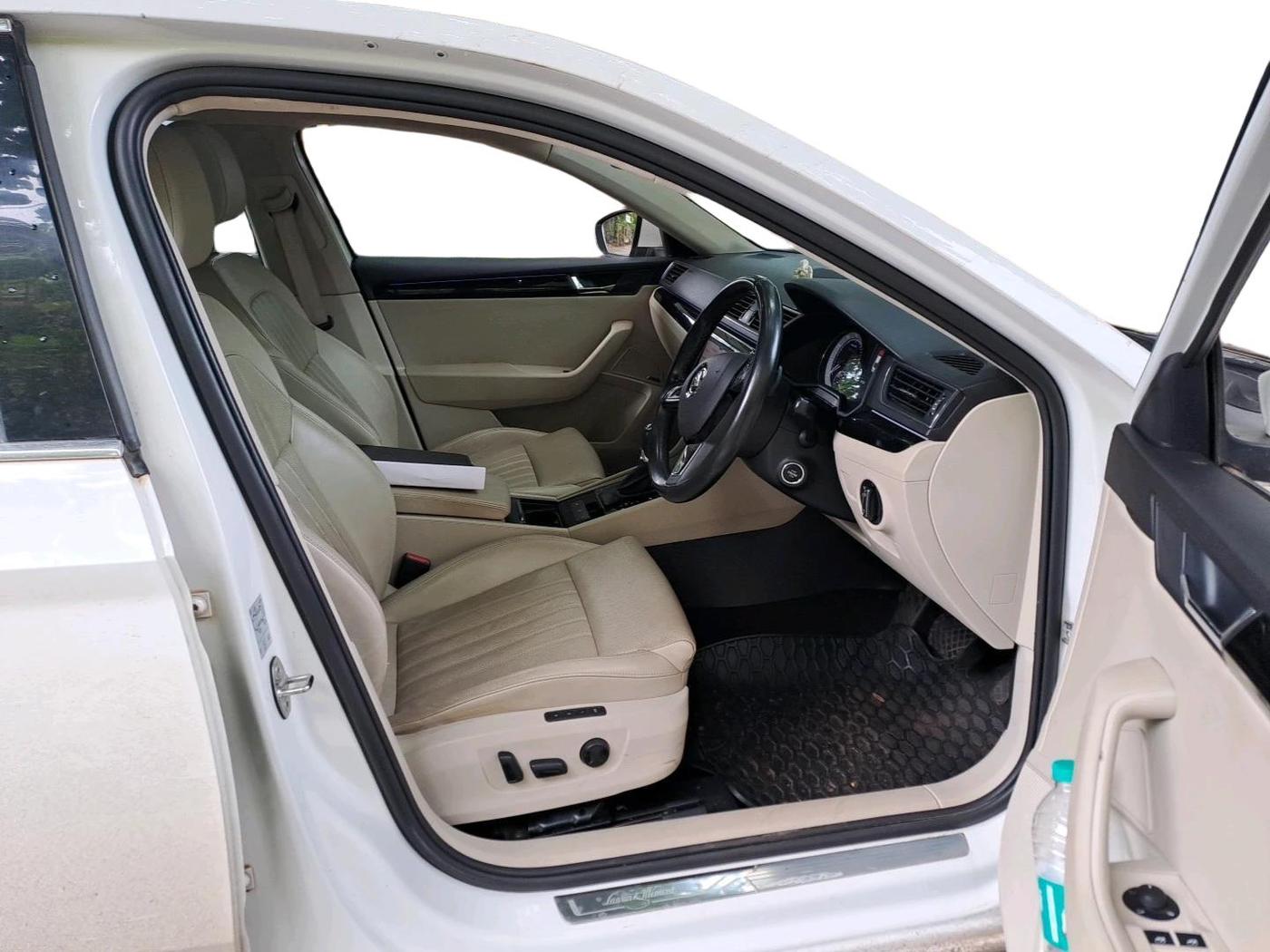 2016 Skoda Superb L&K 1.8 TSI AT, Petrol, Automatic, 54,300 km, interior