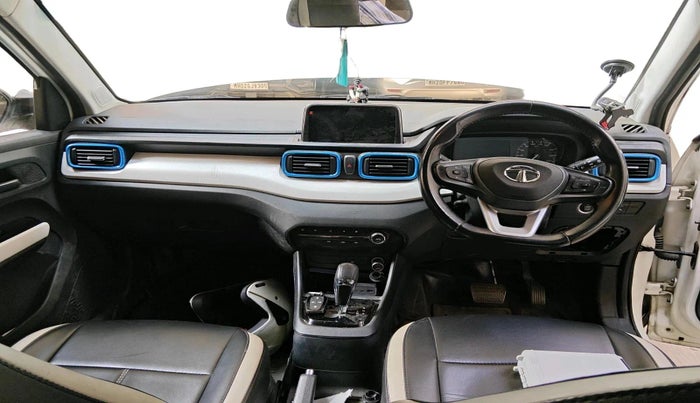 2022 Tata PUNCH CREATIVE IRA AMT 1.2 RTN DUAL TONE, Petrol, Automatic, 52,716 km, interior