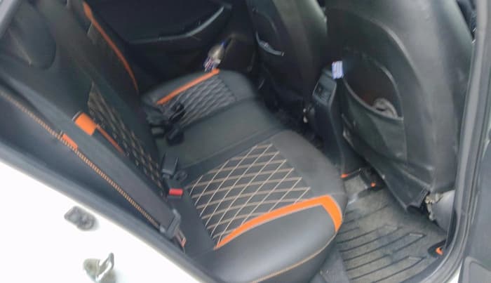2016 Hyundai i20 Active 1.2 S, Petrol, Manual, 34,117 km, interior