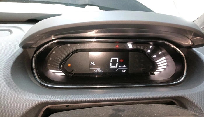 2025 Tata Tiago XTA CNG , CNG, Automatic, 3,870 km, interior