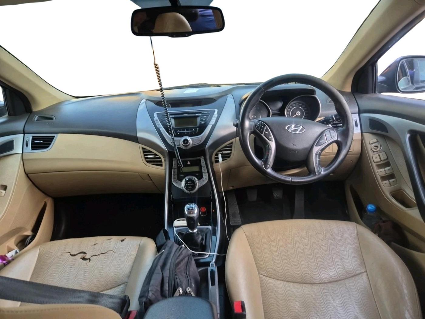 2013 Hyundai New Elantra 1.8 SX MT VTVT, Petrol, Manual, 49,719 km, interior