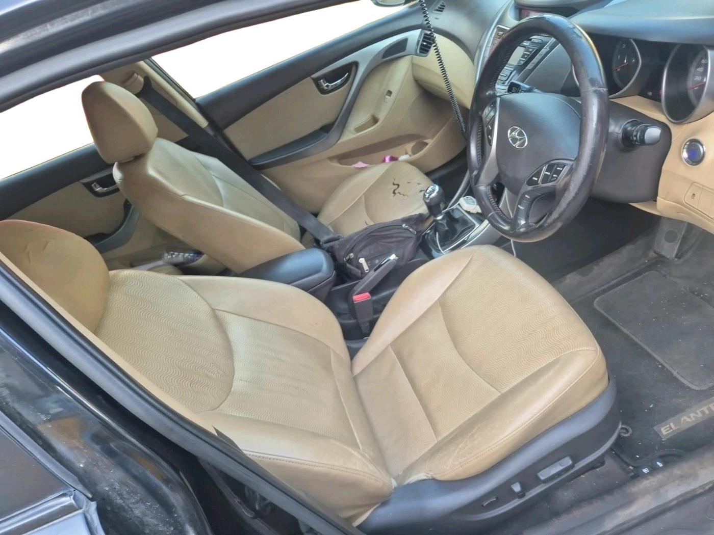 2013 Hyundai New Elantra 1.8 SX MT VTVT, Petrol, Manual, 49,719 km, interior