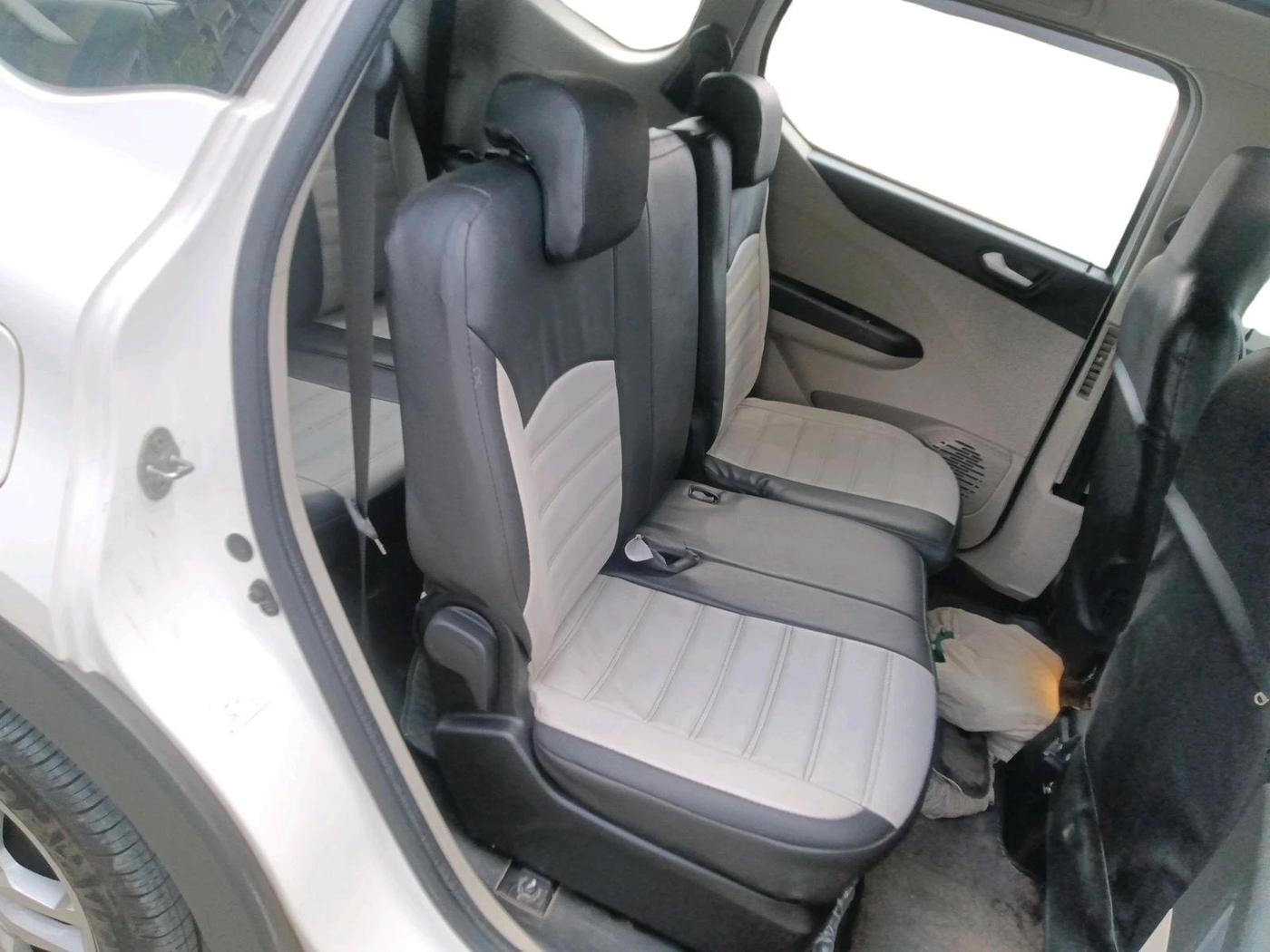 2023 Renault TRIBER RXZ, Petrol, Manual, 8,554 km, interior