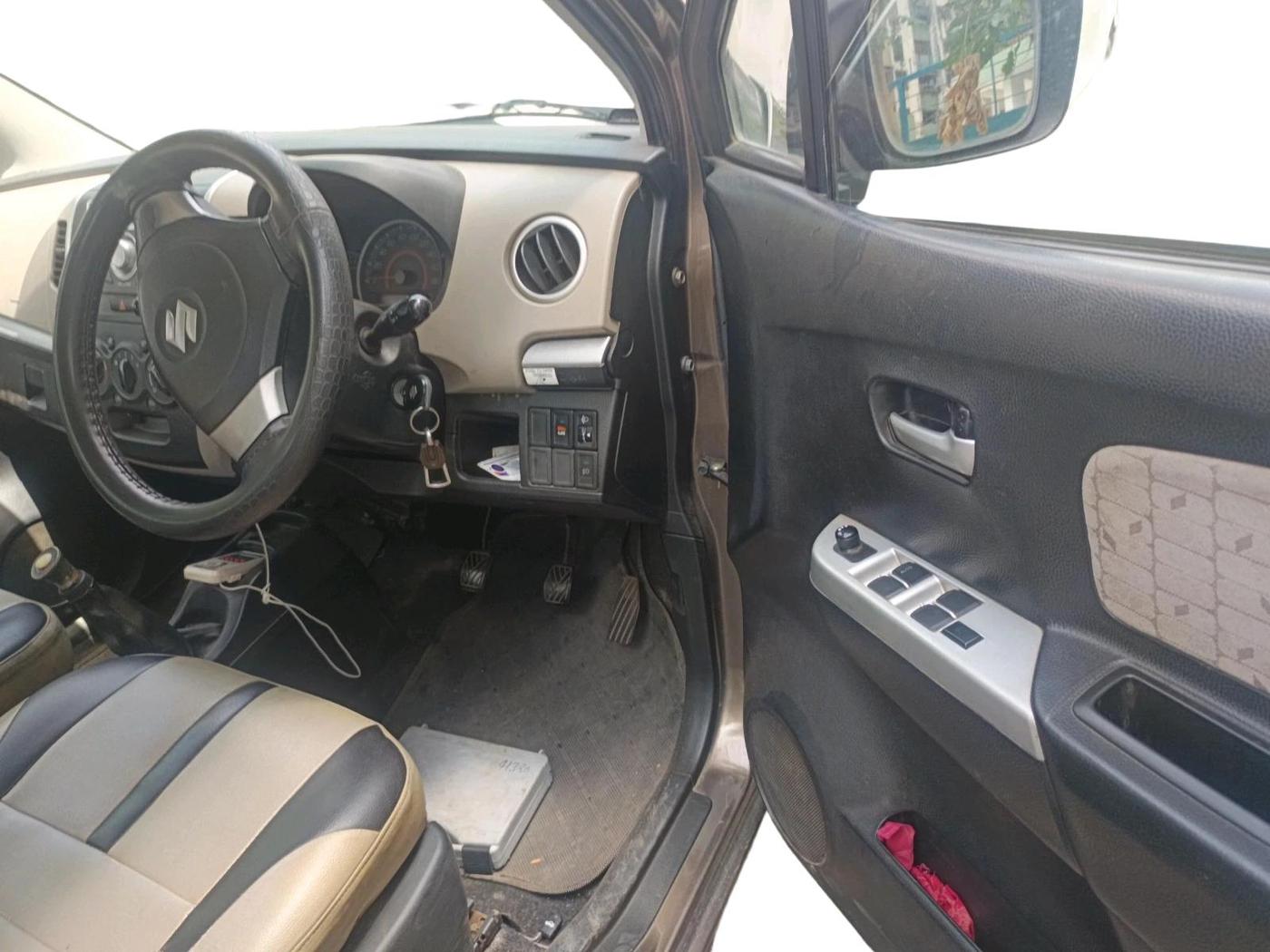 2016 Maruti Wagon R 1.0 VXI, Petrol, Manual, 69,013 km, interior