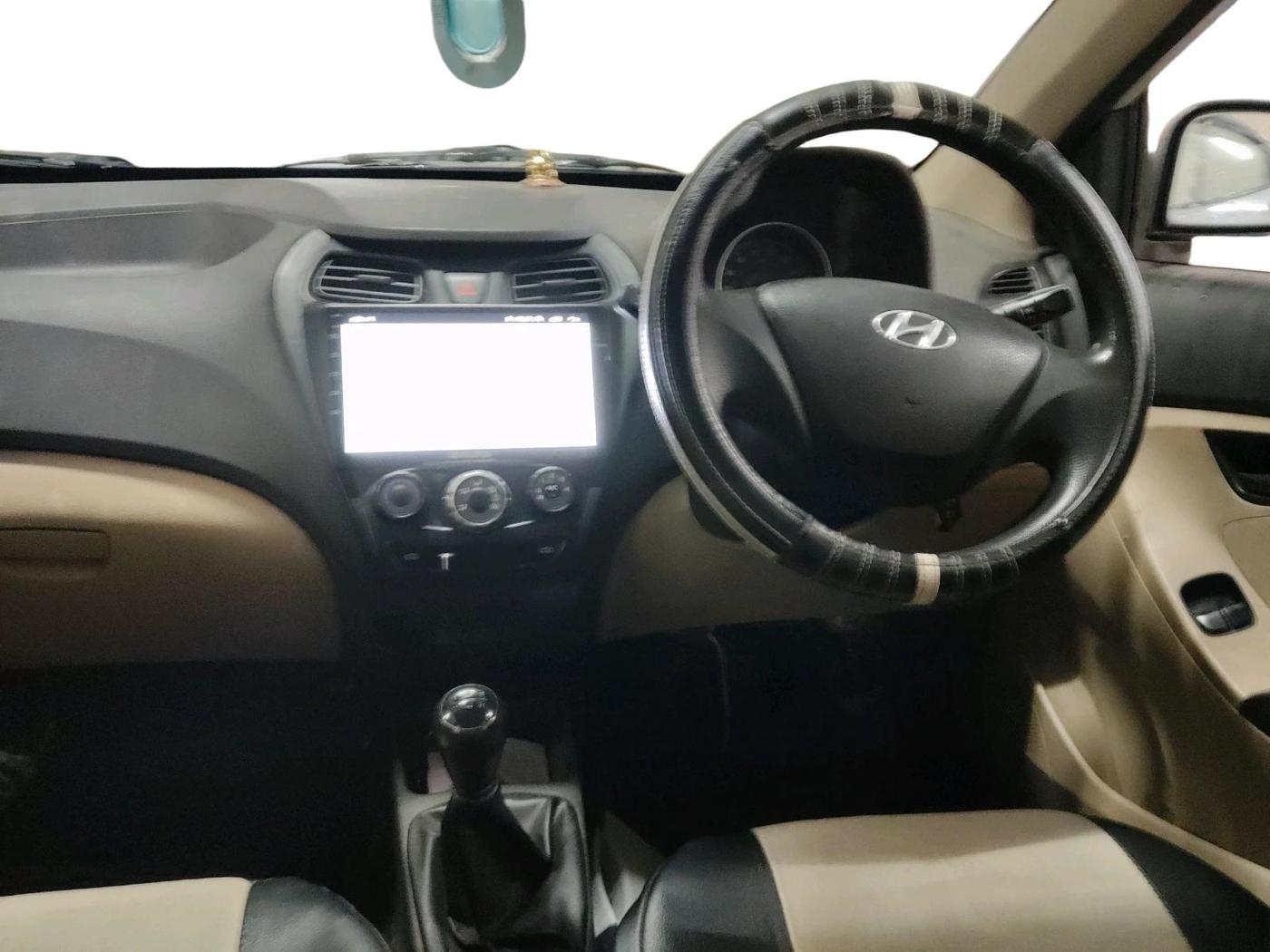 2011 Hyundai Eon MAGNA, Petrol, Manual, 64,438 km, interior