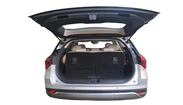 2022 Mahindra XUV700 AX 7 LUXURY D AWD AT 7 STR, Diesel, Automatic, 1,33,277 km, exterior