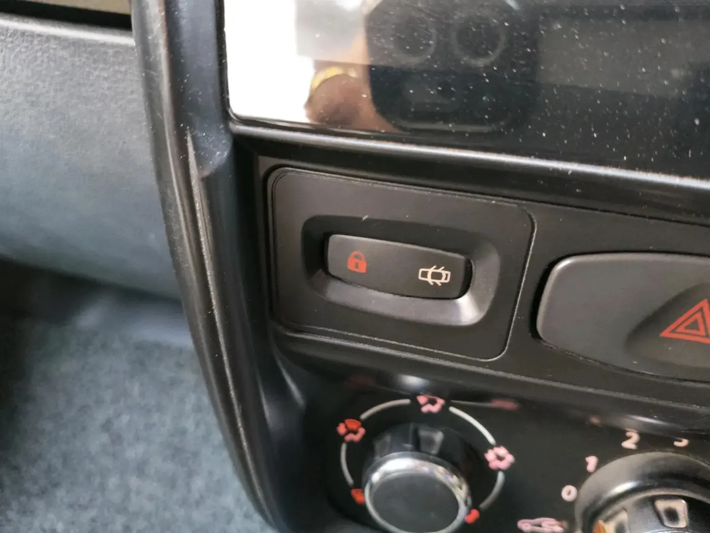 2012 Renault Duster 85 PS RXL DIESEL, Diesel, Manual, 1,17,708 km, interior