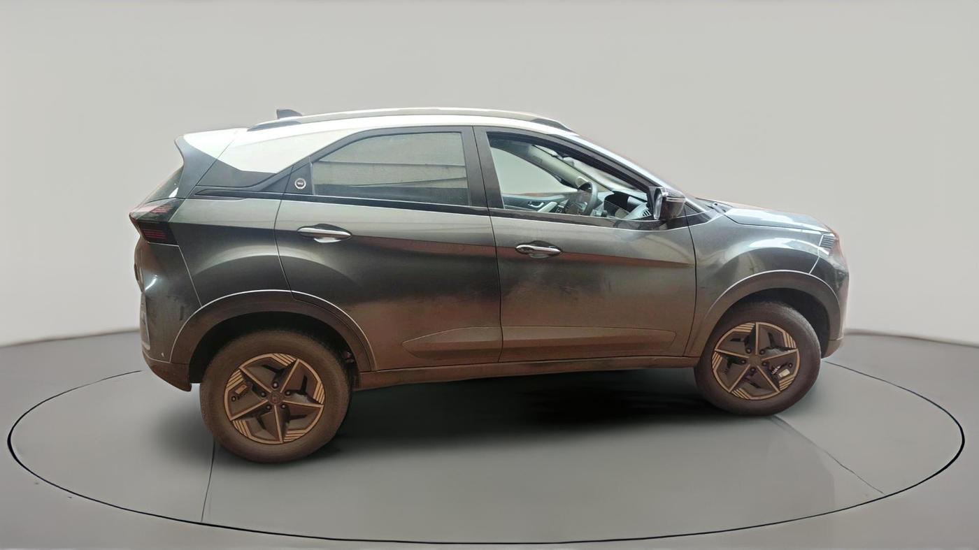 2023 Tata NEXON CREATIVE+ SUNROOF AMT 1.2 PETROL, Petrol, Automatic, 31,689 km, exterior