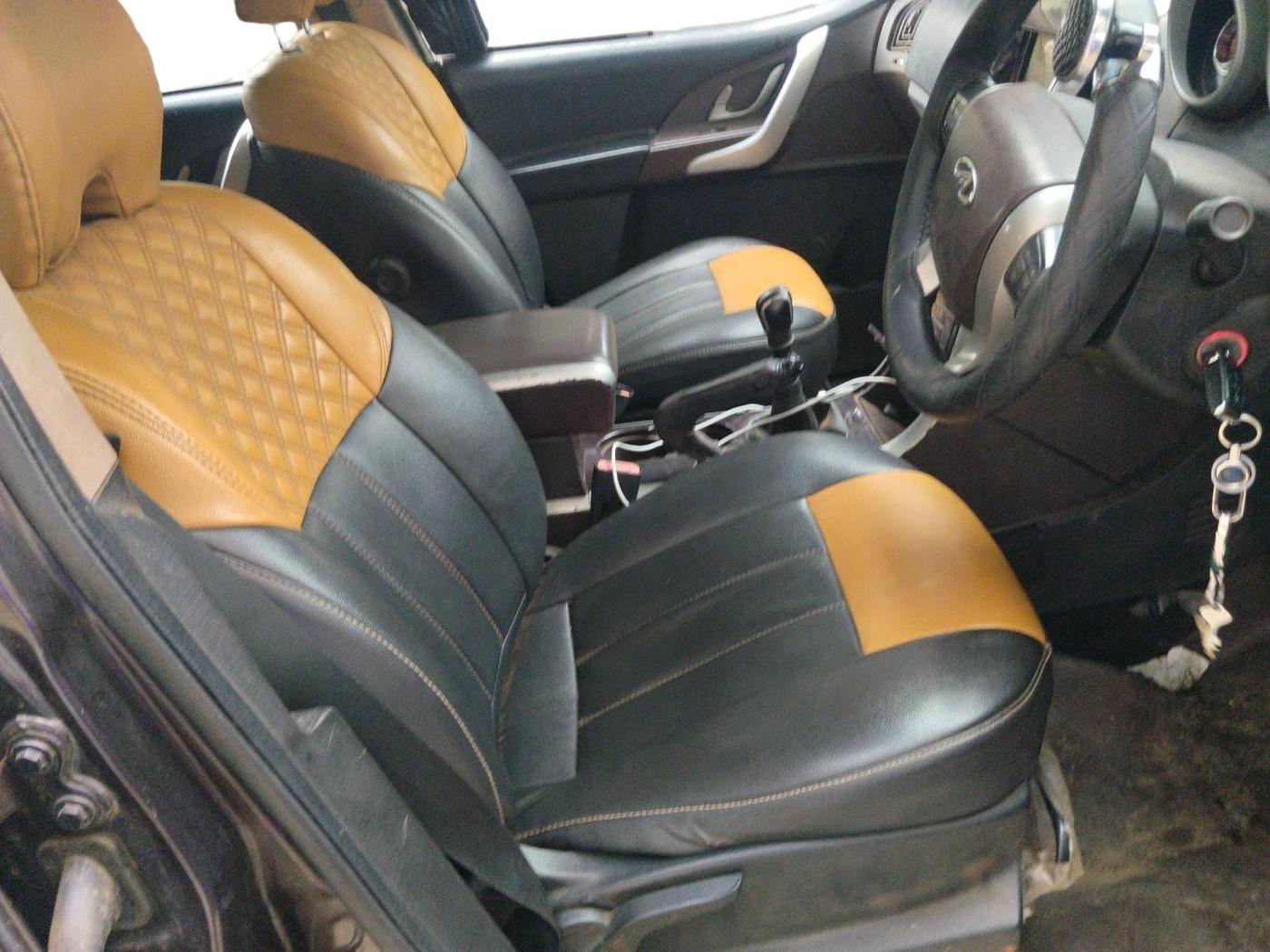 2011 Mahindra XUV500 W8, Diesel, Manual, 1,67,332 km, interior