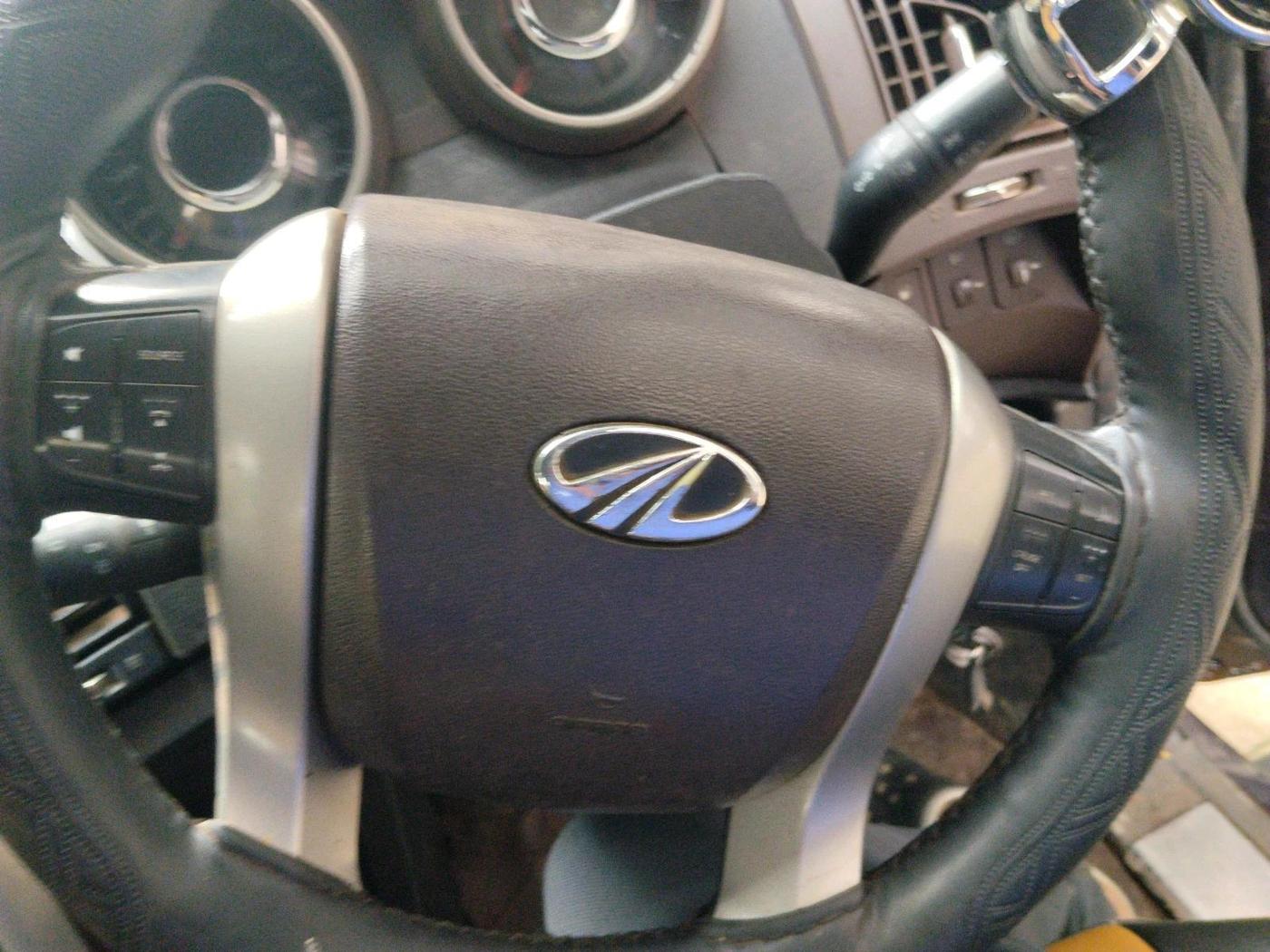 2011 Mahindra XUV500 W8, Diesel, Manual, 1,67,332 km, interior