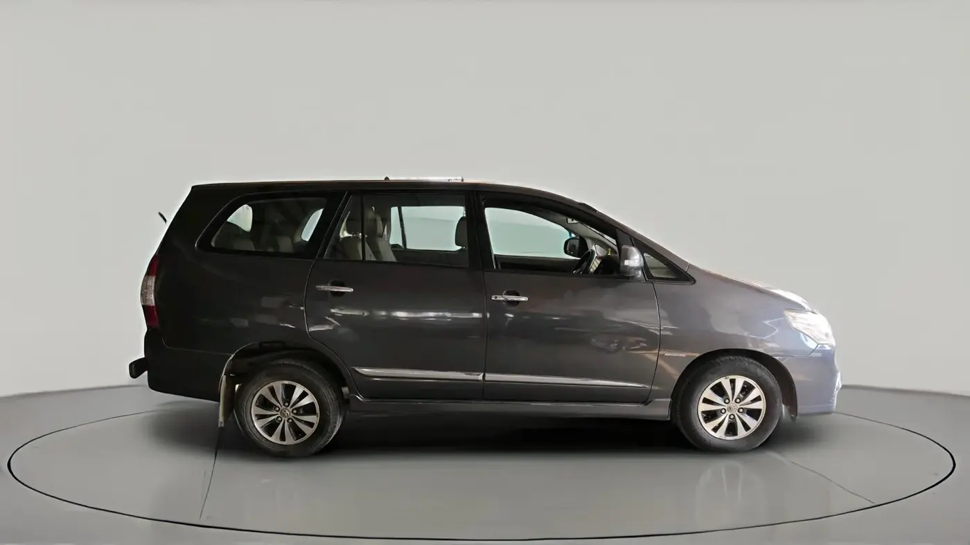 2015 Toyota Innova 2.5 VX 7 STR, Diesel, Manual, 2,07,411 km, exterior
