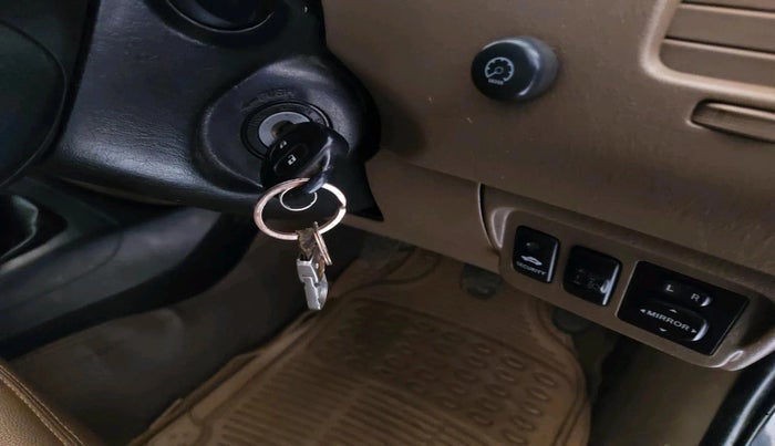 2015 Toyota Innova 2.5 VX 7 STR, Diesel, Manual, 2,07,411 km, interior