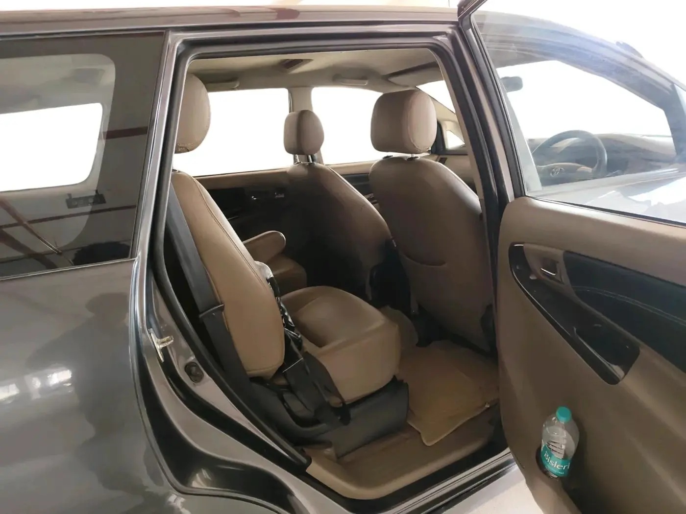 2015 Toyota Innova 2.5 VX 7 STR, Diesel, Manual, 2,07,411 km, interior