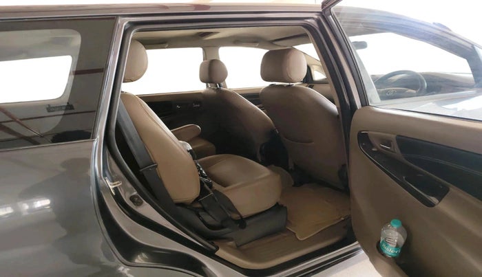 2015 Toyota Innova 2.5 VX 7 STR, Diesel, Manual, 2,07,411 km, interior