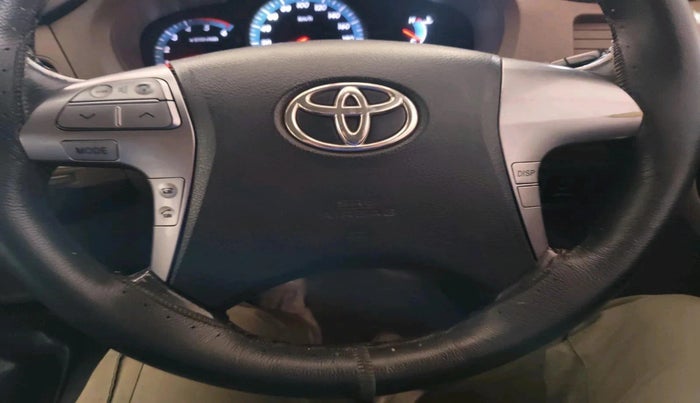 2015 Toyota Innova 2.5 VX 7 STR, Diesel, Manual, 2,07,411 km, interior