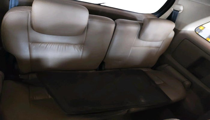 2015 Toyota Innova 2.5 VX 7 STR, Diesel, Manual, 2,07,411 km, interior