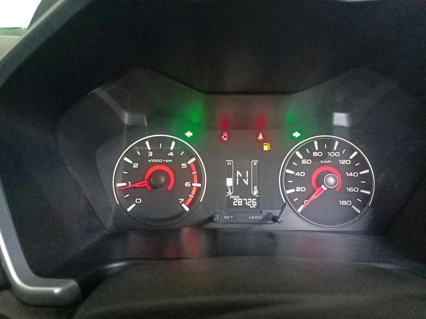 2015 Mahindra Kuv100 K8 5 STR, Petrol, Manual, 28,726 km, interior