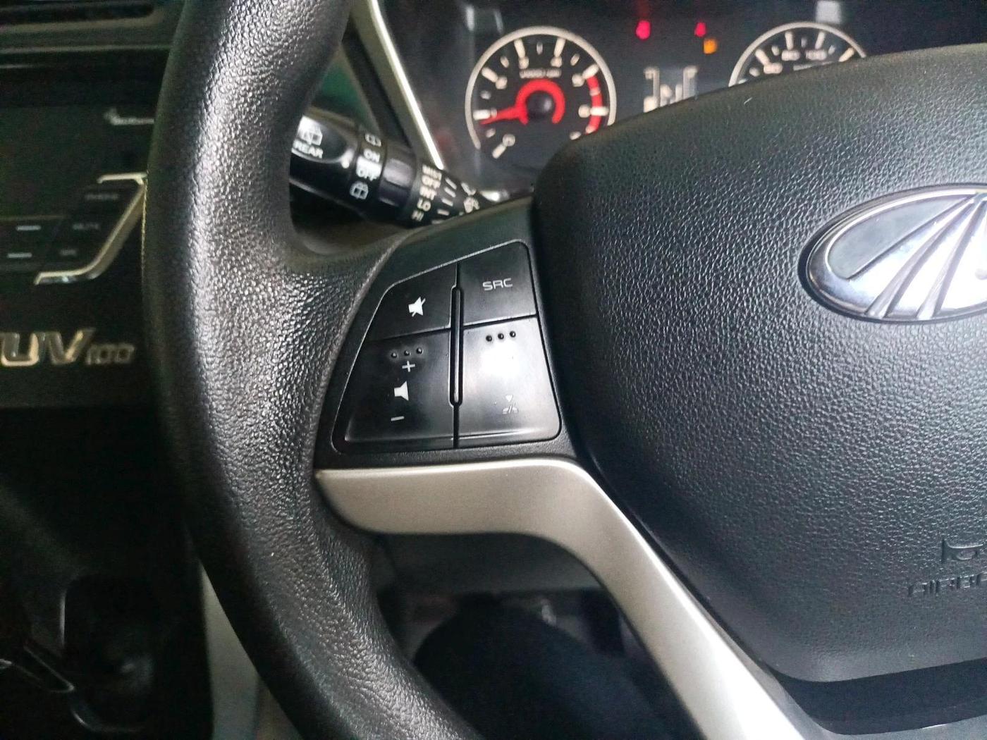2015 Mahindra Kuv100 K8 5 STR, Petrol, Manual, 28,726 km, interior
