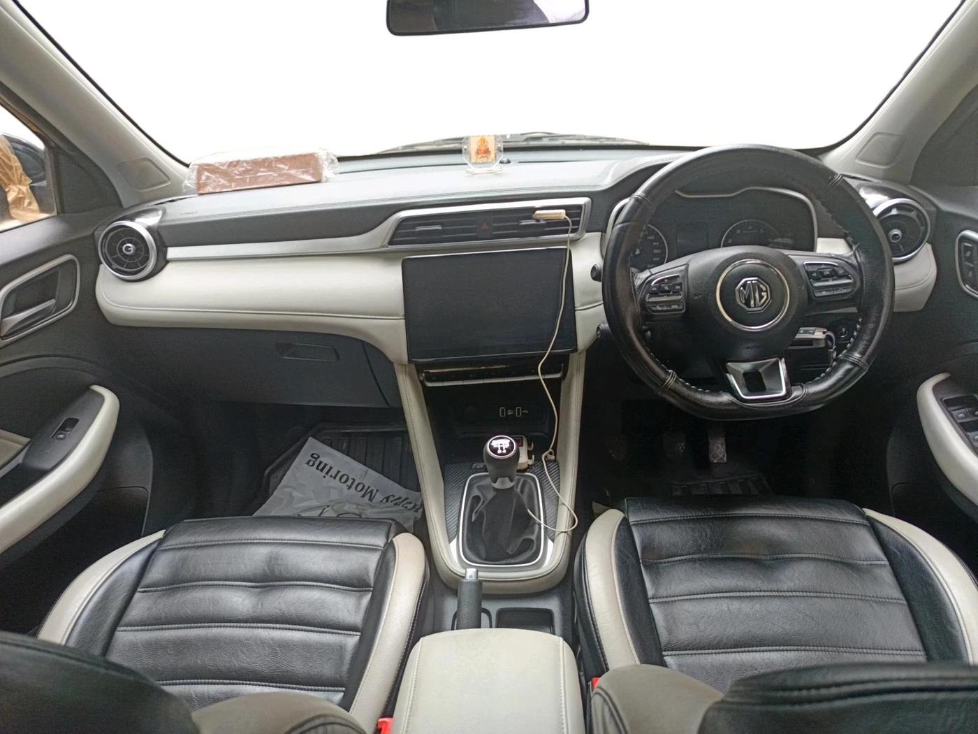 2023 MG ASTOR SUPER 1.5 MT, Petrol, Manual, 23,210 km, interior