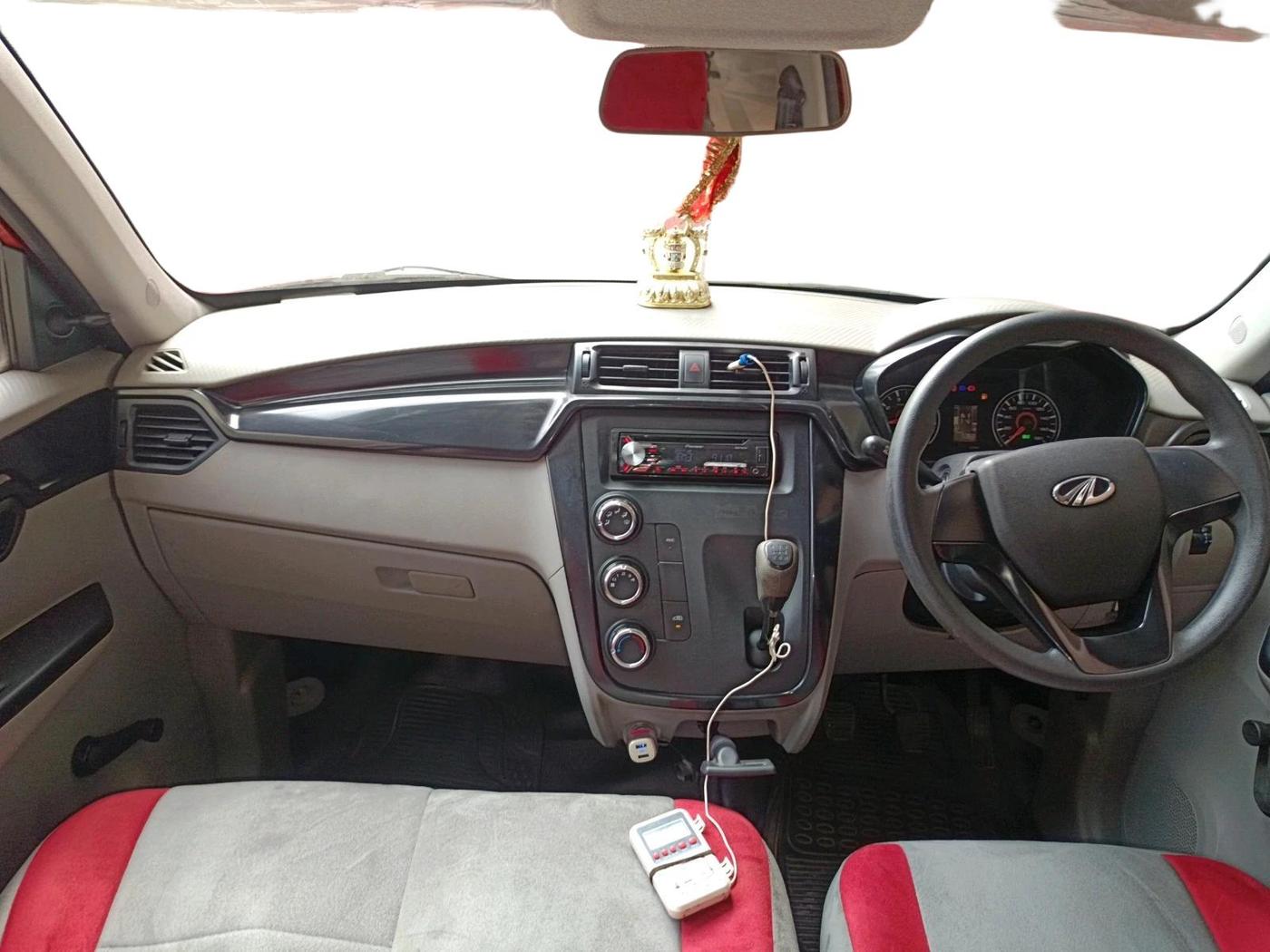 2017 Mahindra Kuv100 K2 6 STR, Petrol, Manual, 5,371 km, interior