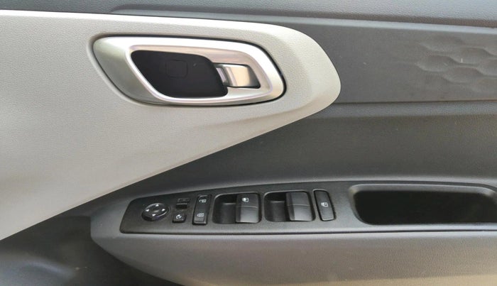 2022 Hyundai GRAND I10 NIOS SPORTZ 1.2 KAPPA VTVT, Petrol, Manual, 9,941 km, interior