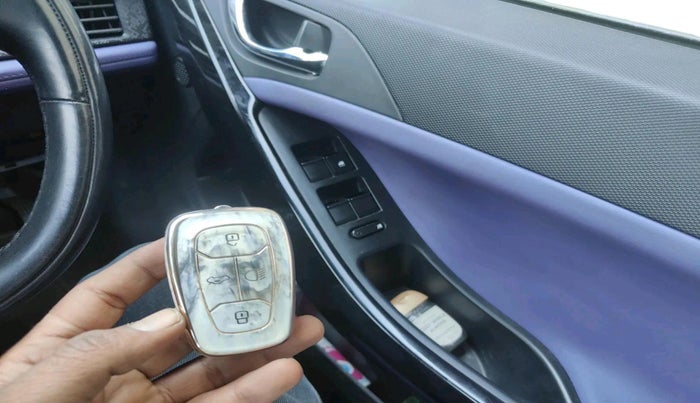 2024 Tata NEXON FEARLESS PURPLE + SUNROOF DCA DUAL TONE 1.2 PETROL, Petrol, Automatic, 20,572 km, interior