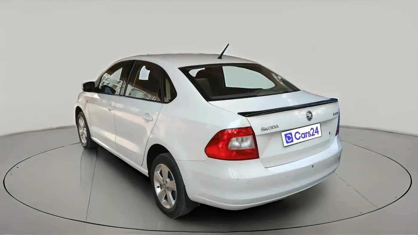2015 Skoda Rapid Elegance 1.6 MPI AT, Petrol, Automatic, 66,812 km, exterior