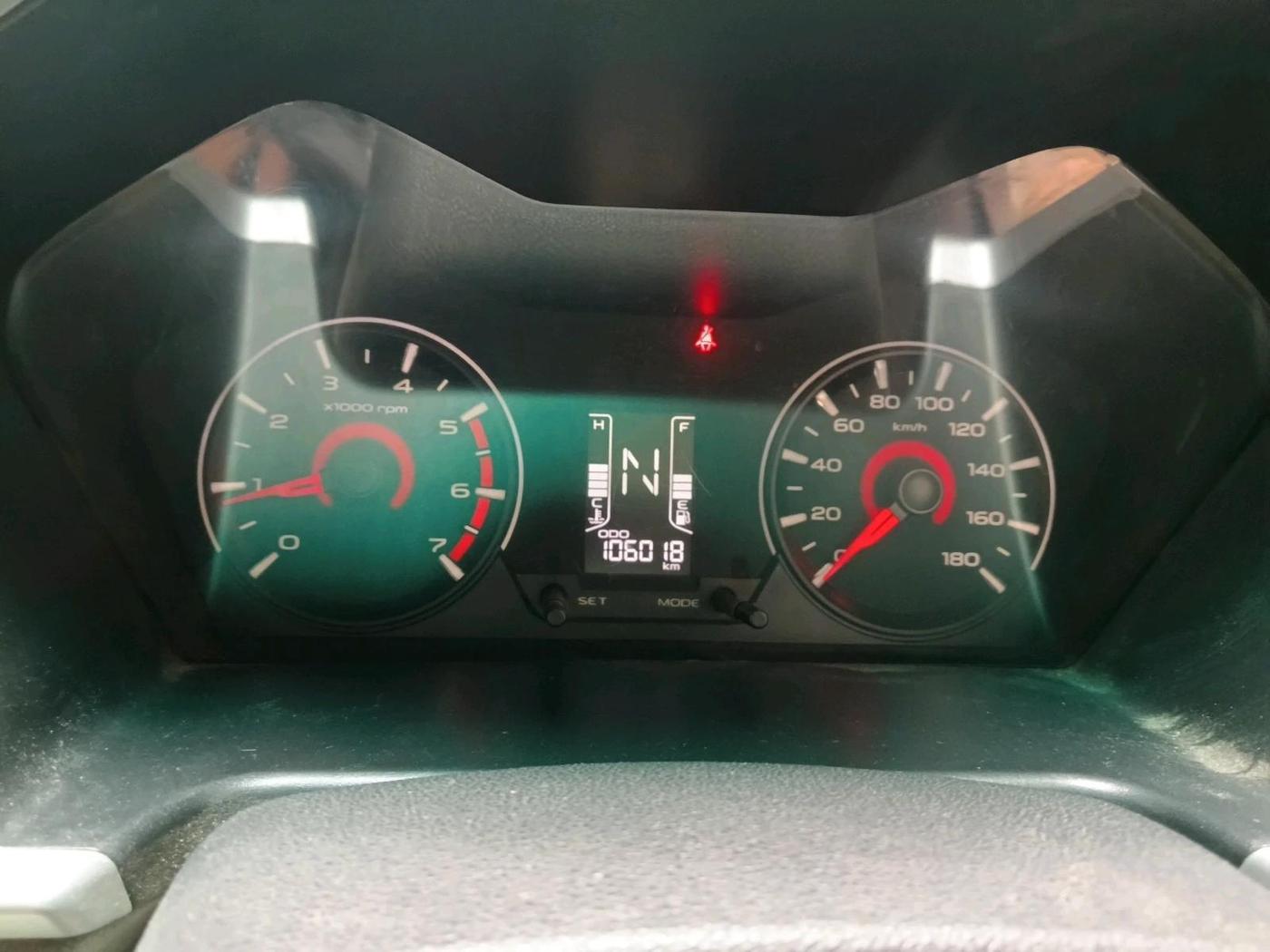 2016 Mahindra Kuv100 K6 6 STR, Petrol, Manual, 1,06,018 km, interior