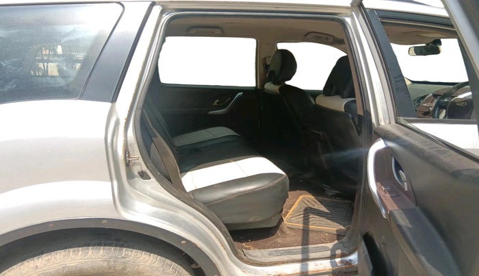 2011 Mahindra XUV500 W8, Diesel, Manual, 2,07,917 km, interior