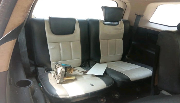 2011 Mahindra XUV500 W8, Diesel, Manual, 2,07,917 km, interior