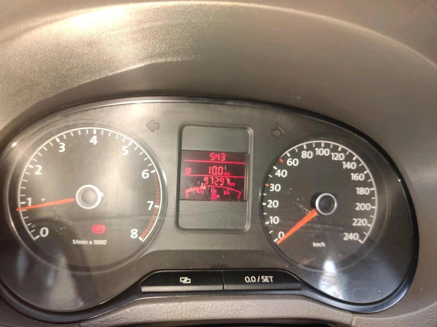 2013 Volkswagen Vento HIGHLINE 1.6 MPI, Petrol, Manual, 97,297 km, interior