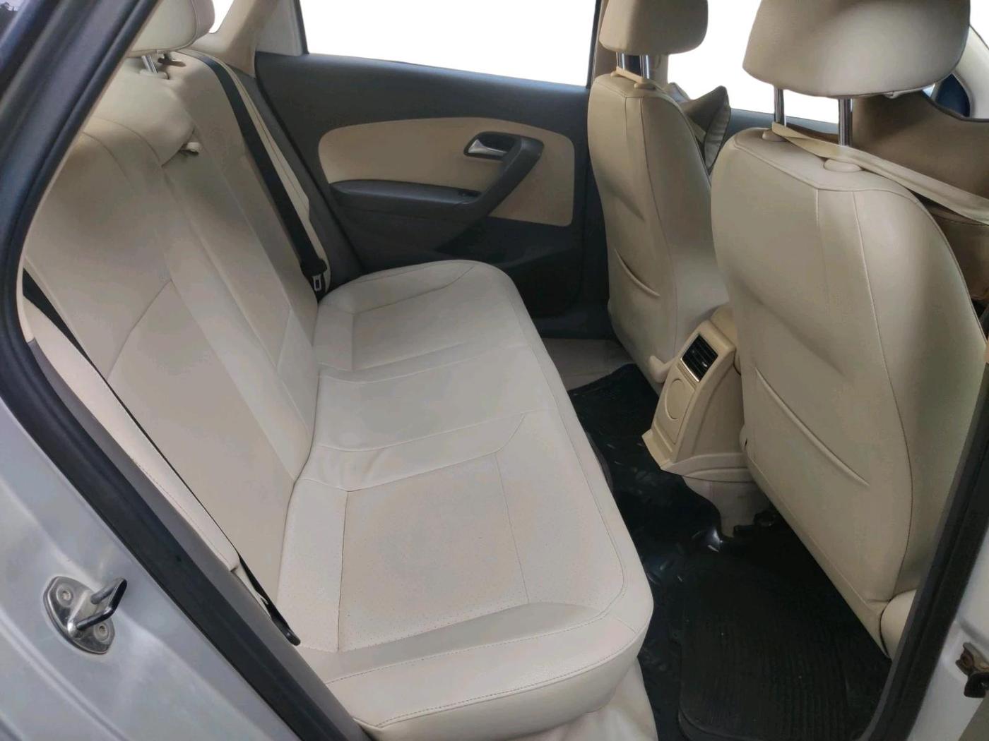 2013 Volkswagen Vento HIGHLINE 1.6 MPI, Petrol, Manual, 97,297 km, interior