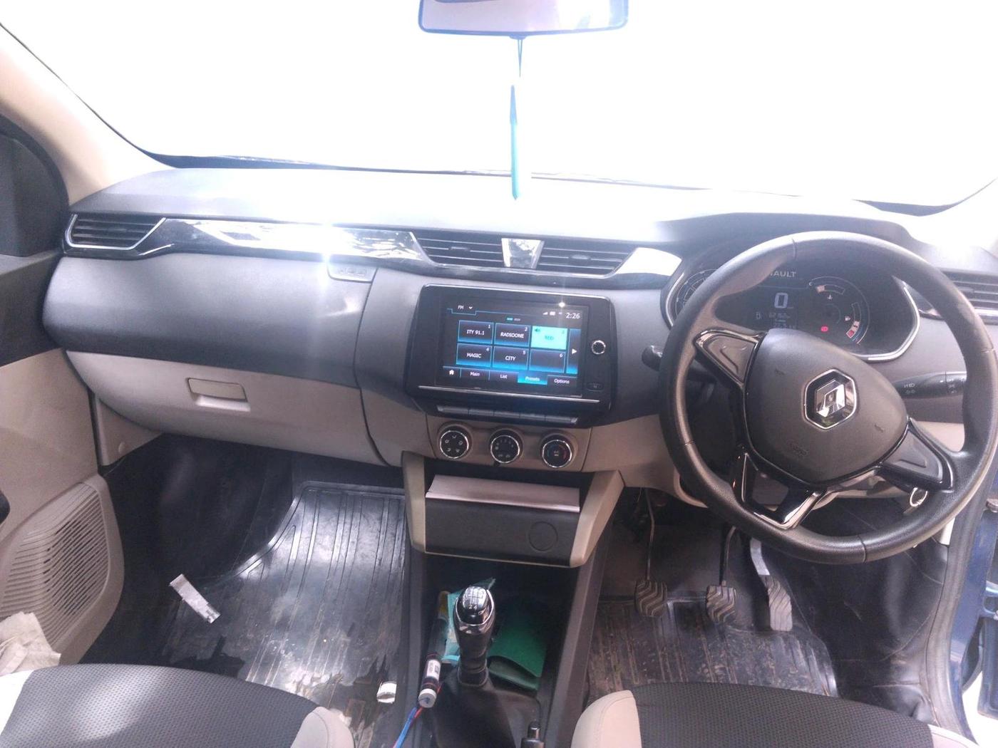 2019 Renault TRIBER RXT, Petrol, Manual, 62,162 km, interior