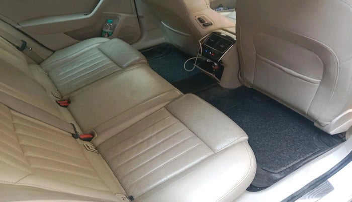 2016 Skoda Superb L&K 1.8 TSI AT, Petrol, Automatic, 85,625 km, interior