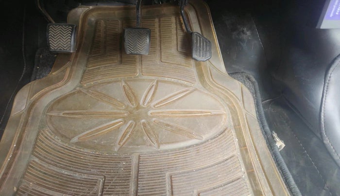 2011 Toyota Etios Liva G, Petrol, Manual, 37,396 km, interior