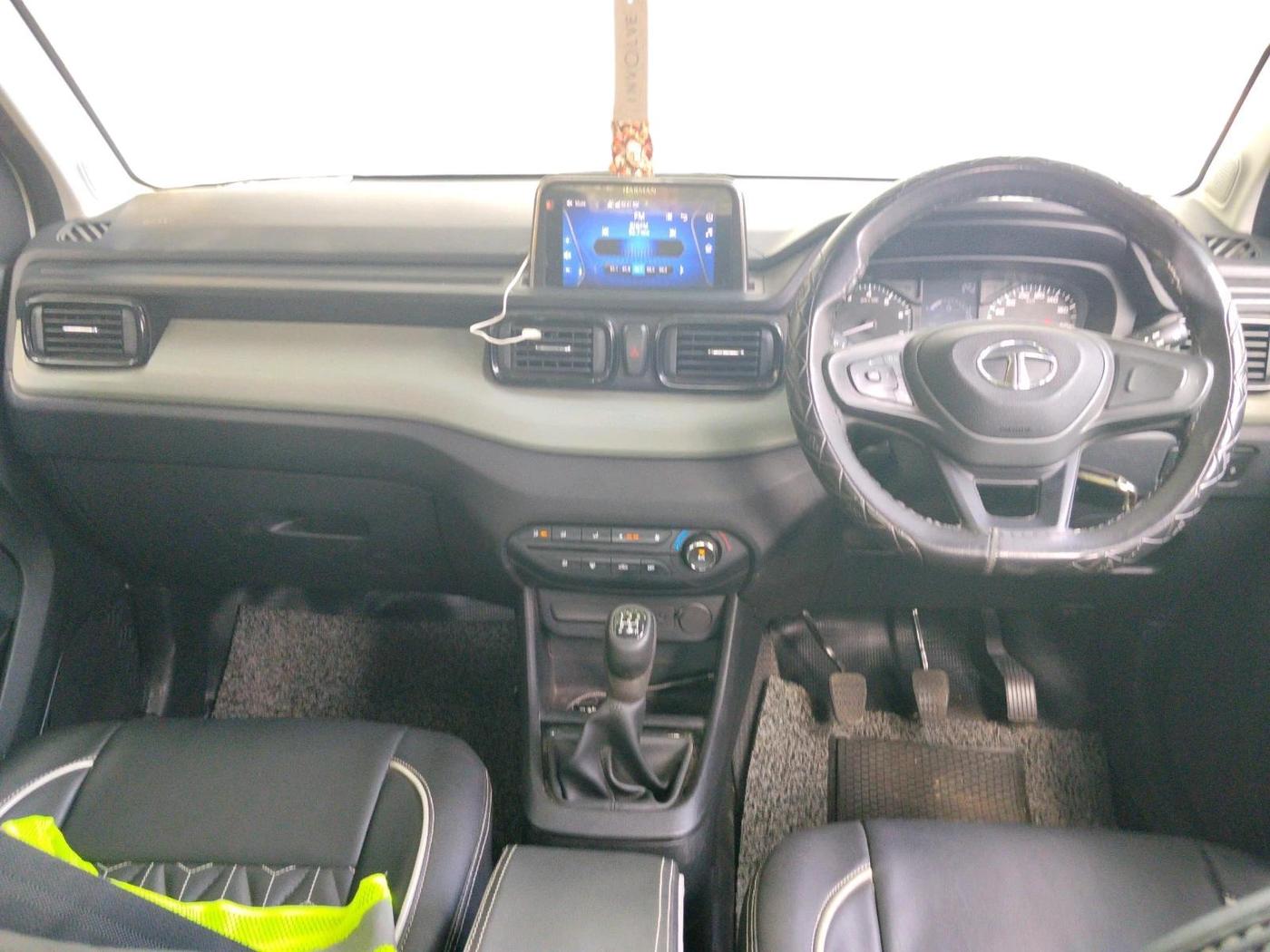 2022 Tata PUNCH ADVENTURE MT, Petrol, Manual, 16,646 km, interior