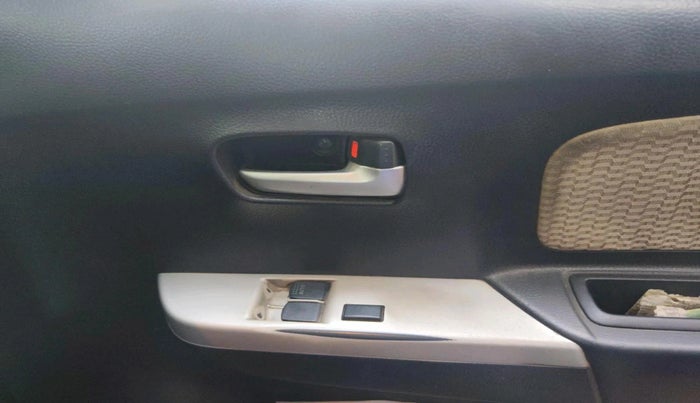 2018 Maruti Wagon R 1.0 LXI CNG, CNG, Manual, 1,12,618 km, interior