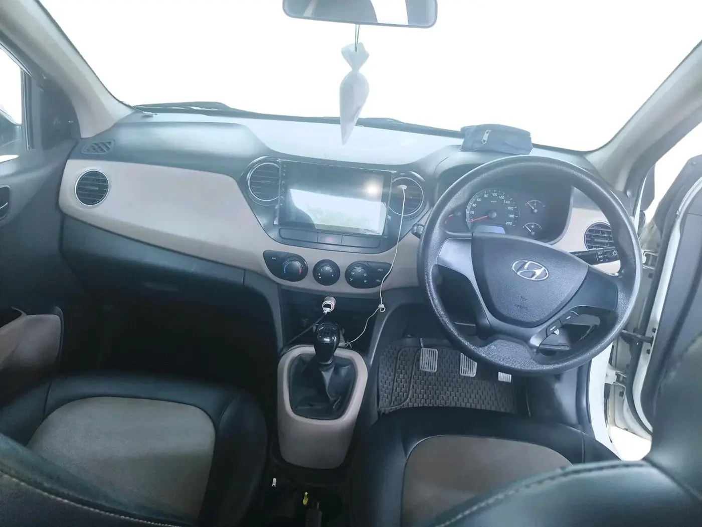 2019 Hyundai XCENT PRIME T  VTVT PLUS  CNG, CNG, Manual, 94,555 km, interior