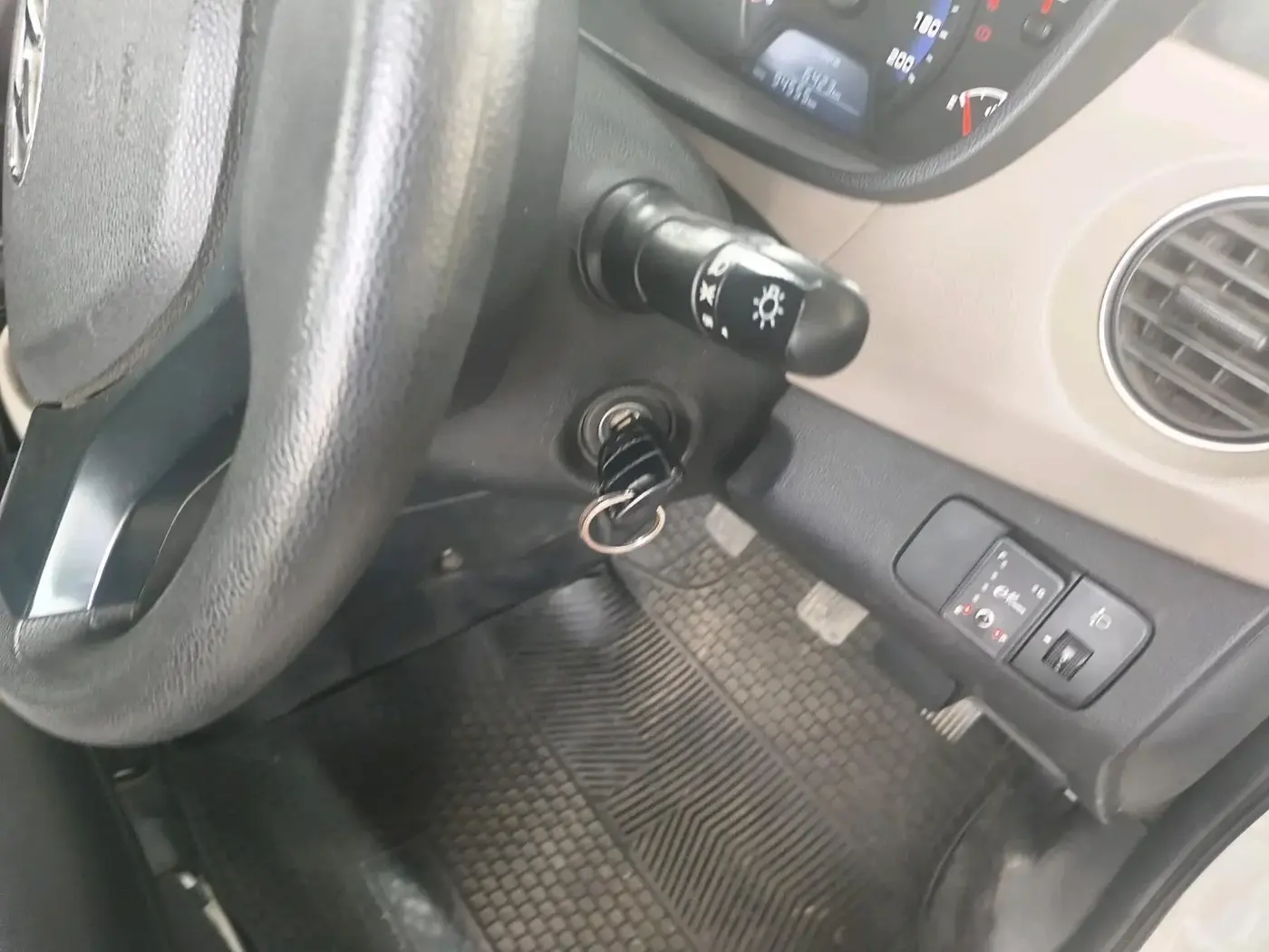 2019 Hyundai XCENT PRIME T  VTVT PLUS  CNG, CNG, Manual, 94,555 km, interior