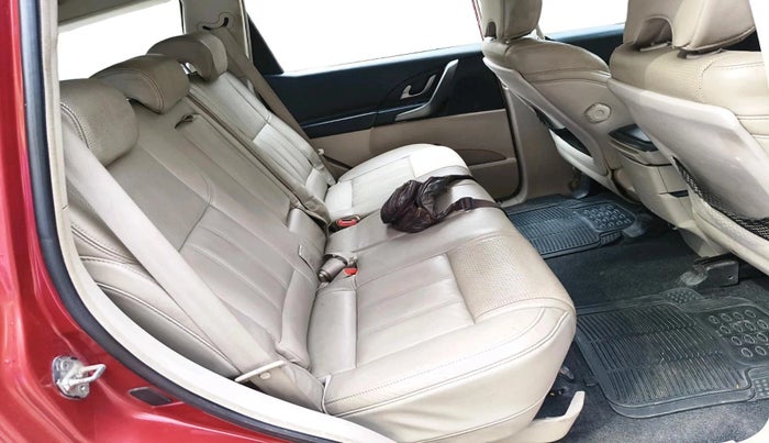 2016 Mahindra XUV500 W10 AT, Diesel, Automatic, 1,59,390 km, interior