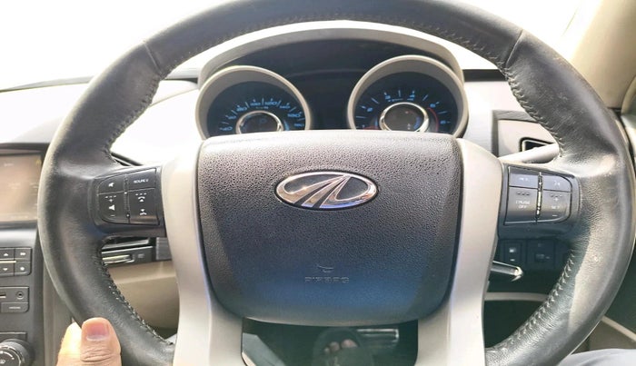 2016 Mahindra XUV500 W10 AT, Diesel, Automatic, 1,59,390 km, interior