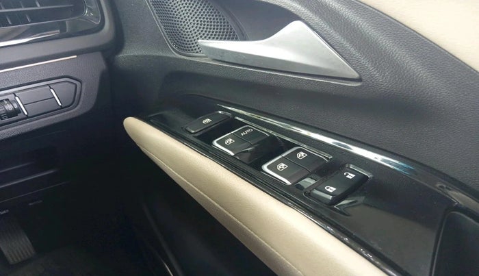 2023 MG HECTOR SMART PRO 1.5 TURBO MT PETROL, Petrol, Manual, 24,717 km, interior