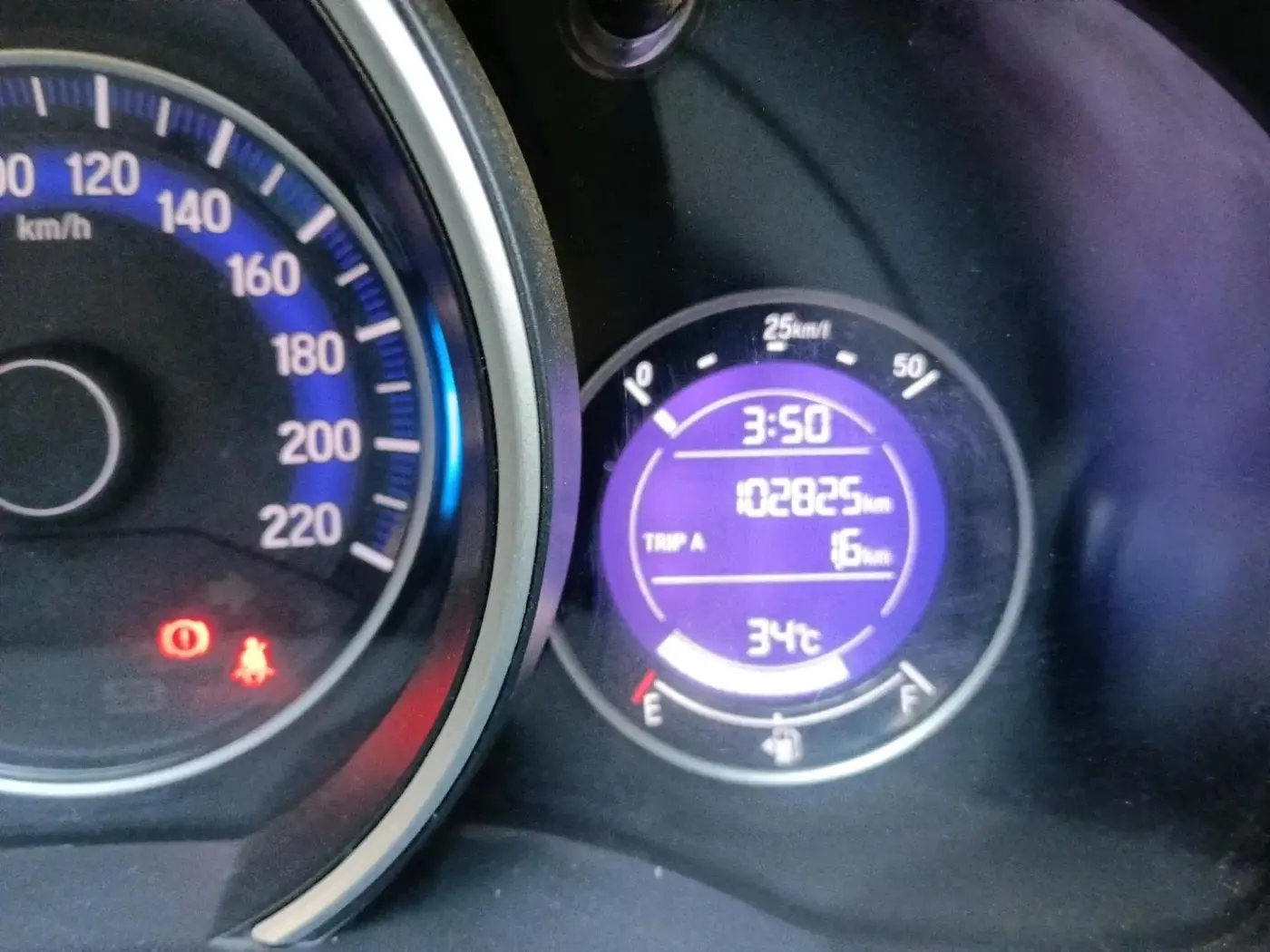 2017 Honda WR-V 1.5L I-DTEC VX MT, Diesel, Manual, 1,02,825 km, interior