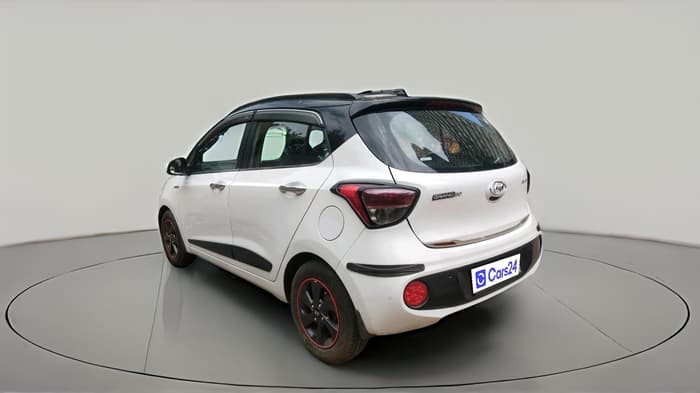 2018 Hyundai Grand i10 SPORTZ 1.2 KAPPA VTVT DUAL TONE, Petrol, Manual, 54,153 km, exterior