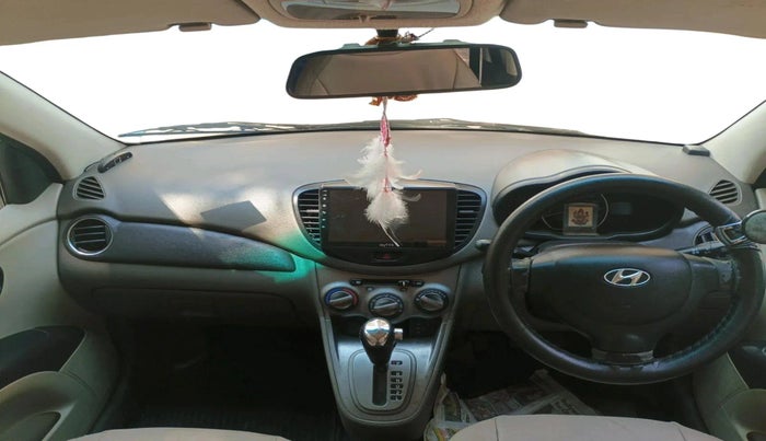 2012 Hyundai i10 SPORTZ 1.2 AT, CNG, Automatic, 1,29,912 km, interior