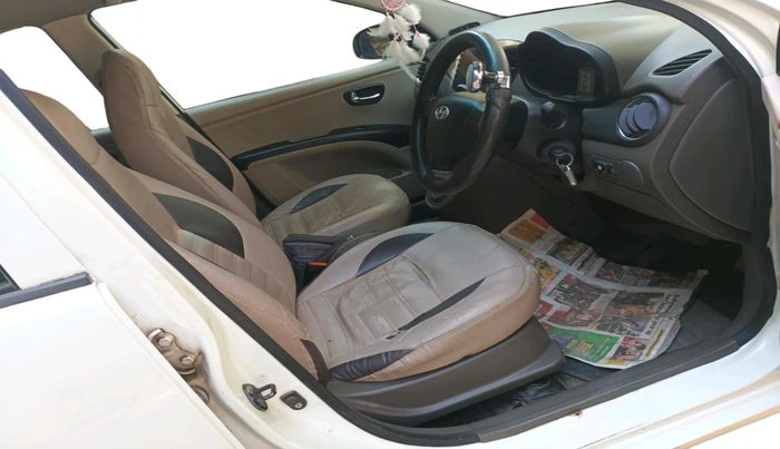 2012 Hyundai i10 SPORTZ 1.2 AT, CNG, Automatic, 1,29,912 km, interior