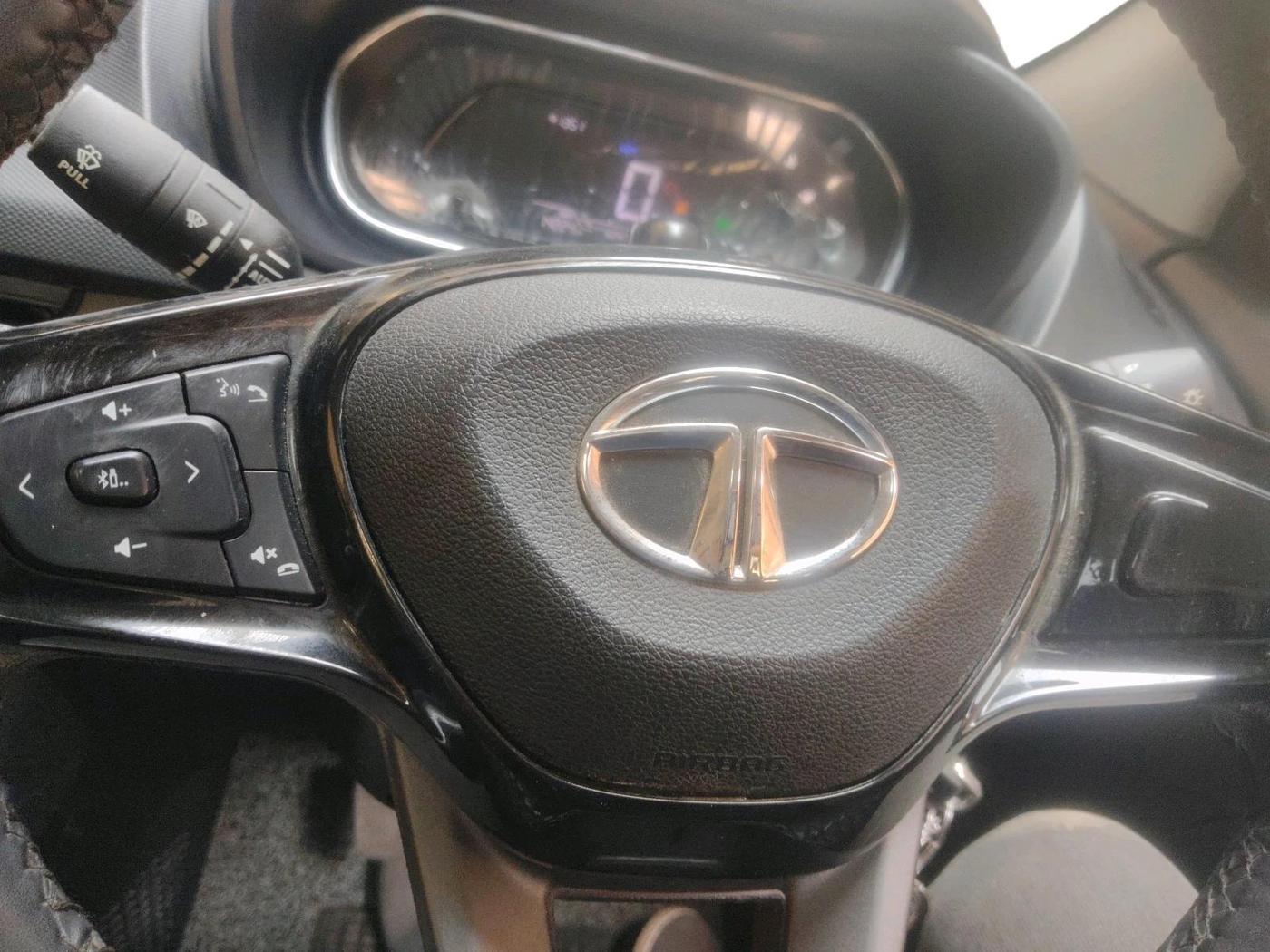 2023 Tata NEXON XM SUNROOF PETROL, Petrol, Manual, 15,000 km, interior