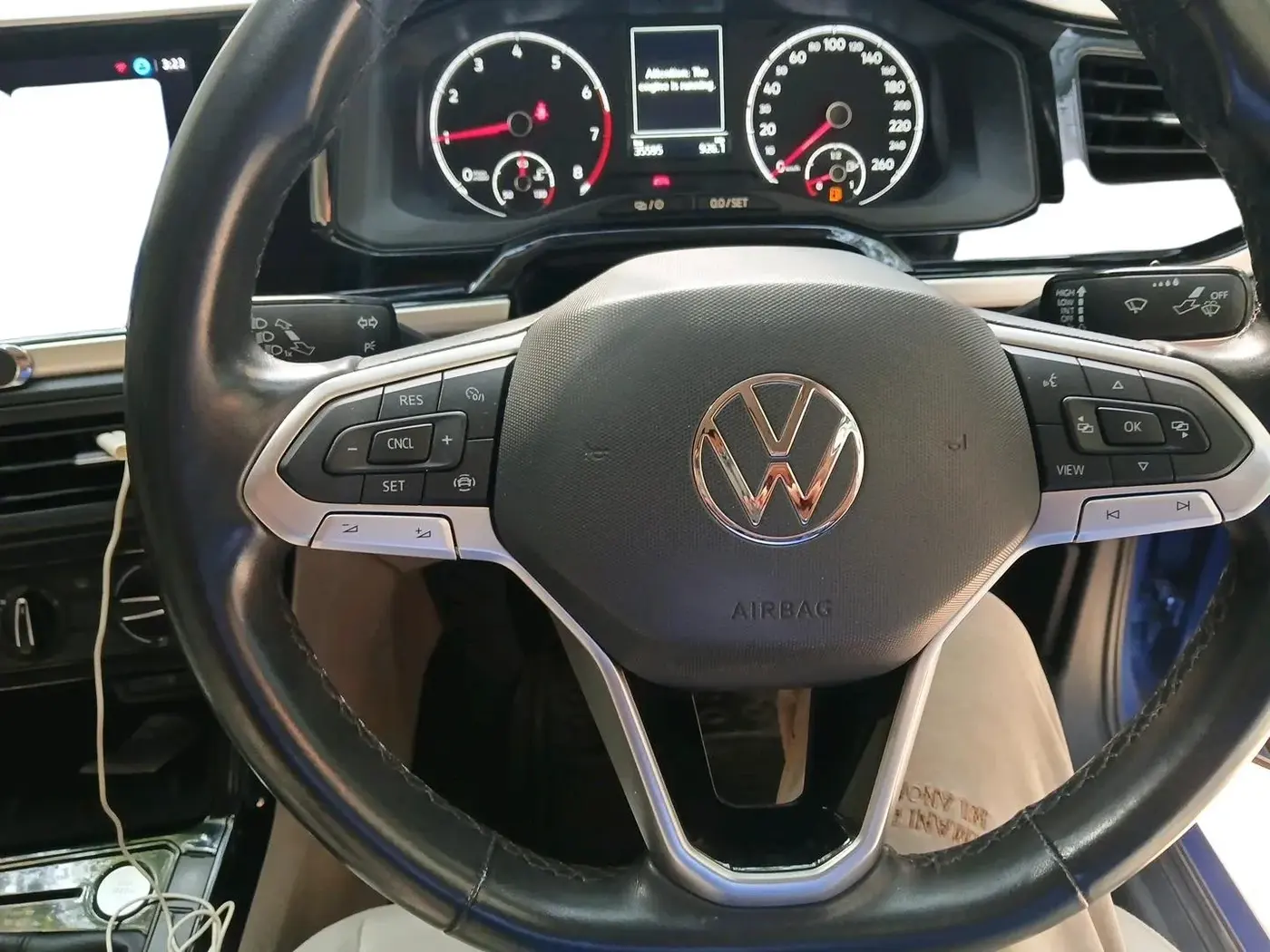 2022 Volkswagen VIRTUS HIGHLINE TSI 1.0 MT, Petrol, Manual, 36,000 km, interior